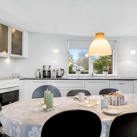 Zuhra - 250m From The Sea By Interhome Præstø