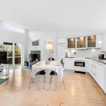 Vakantiehuis Zuhra - 250m From The Sea By Interhome Præstø