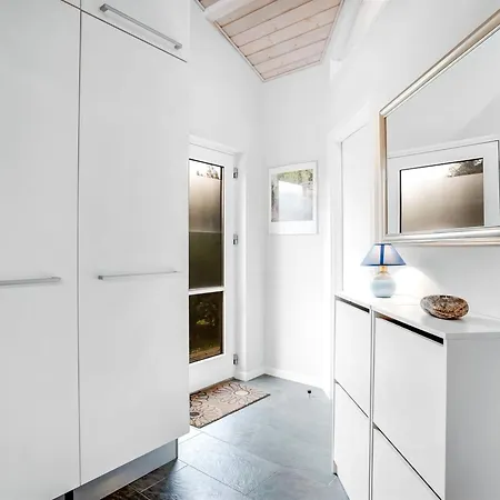Zuhra - 250m From The Sea By Interhome Præstø
