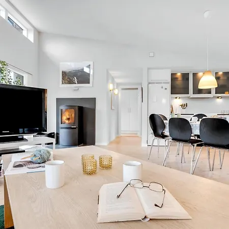 Zuhra - 250m From The Sea By Interhome Præstø