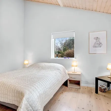 Vakantiehuis Zuhra - 250m From The Sea By Interhome Præstø