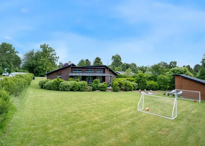 Zuhra - 250m From The Sea By Interhome Дом отдыха