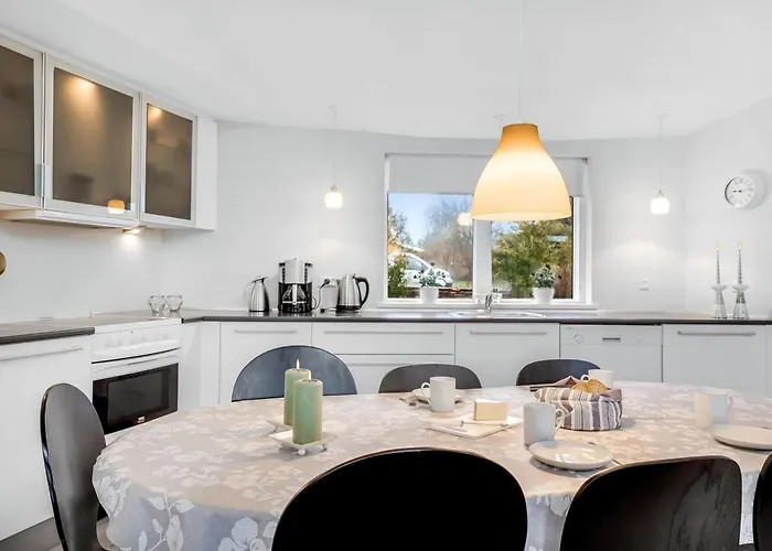 Zuhra - 250m From The Sea By Interhome Престё